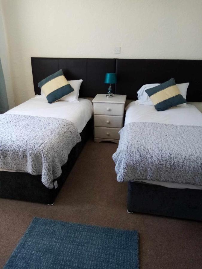 מואלפרה Ty Dderw Country Inn מראה חיצוני תמונה