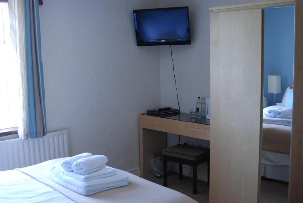 מואלפרה Ty Dderw Country Inn חדר תמונה